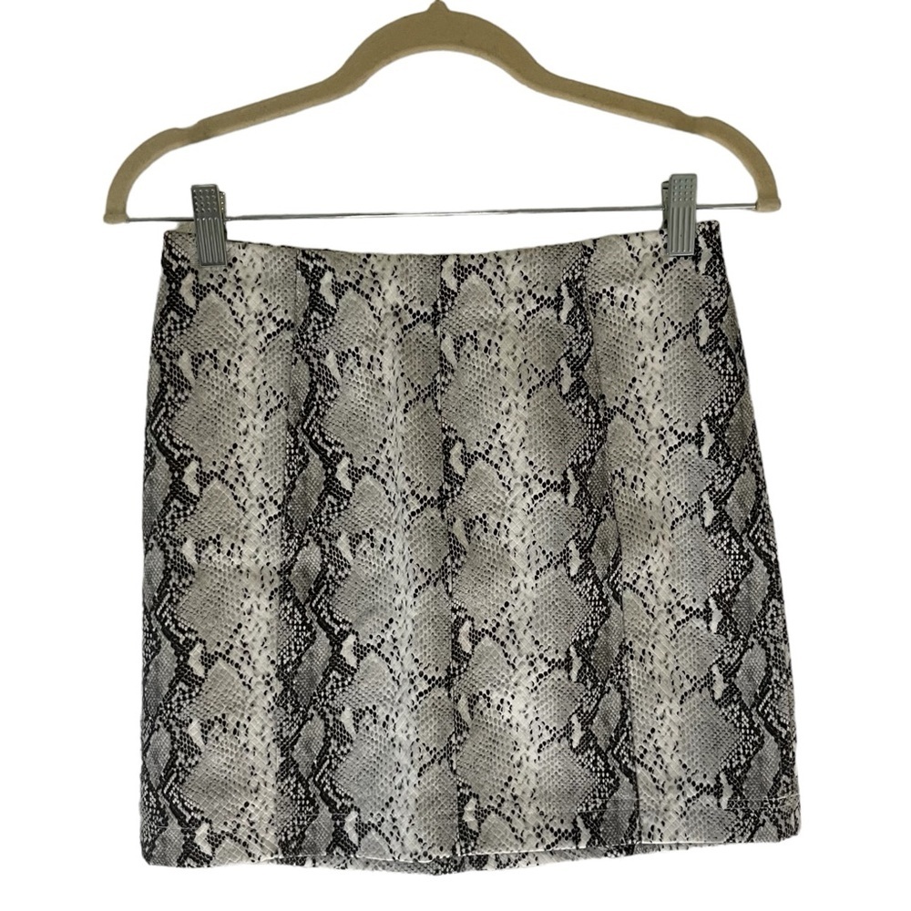 NWT Pink Lily Black & White Snake Print Faux Leather Mini Skirt w/zipper - SMALL
